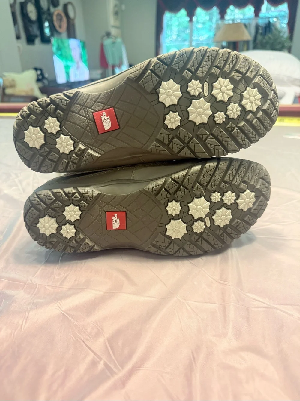 North Face Women’s Purna Winter Waterproof Lace-Up Snow Boot Light Gray Size 8